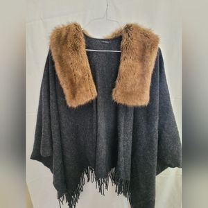 Faux-fur cape scarf